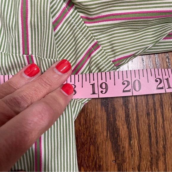 American Eagle AE Favorite Fit Women's Green Pink Button Down Blouse Size 12 - Picture 9 of 10